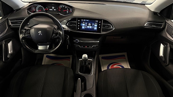 Peugeot 308 13 of 23