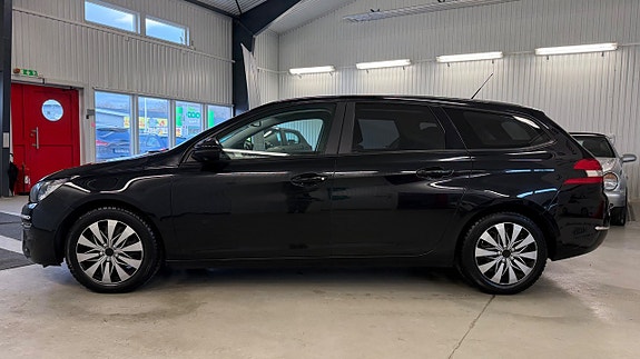 Peugeot 308 5 of 23