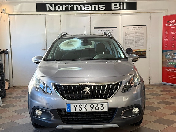 Peugeot 2008 2 of 5