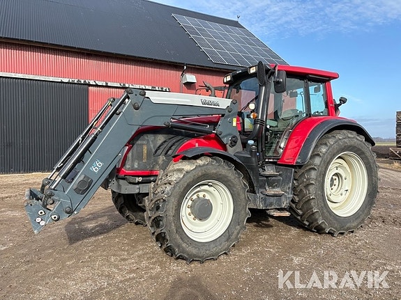 Traktor Valtra T163 Twintrac med lastare