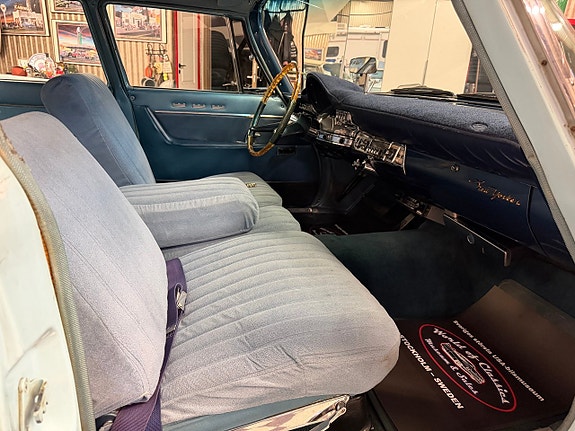Chrysler New Yorker 22 of 28