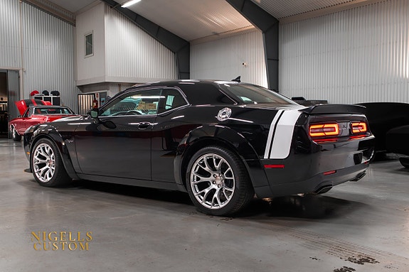 Dodge Challenger 7 of 27