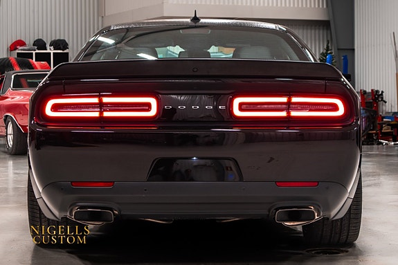 Dodge Challenger 6 of 27
