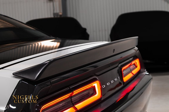 Dodge Challenger 8 of 27