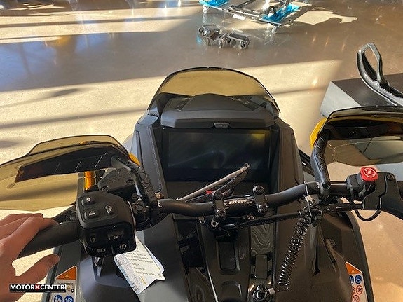 Ski-Doo MXZ X-RS Comp 850 E-TEC Turbo R 137 10,25" Display 3500mm *Kampanj U 4 of 4