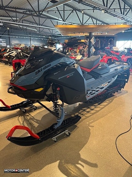 Ski-Doo Backcountry X-RS 850 E-TEC 154in 64mm 10,25" Display