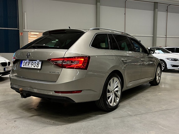 Skoda Superb 4 of 5