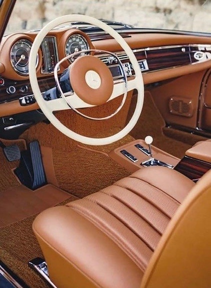 Mercedes-Benz W111 5 of 5
