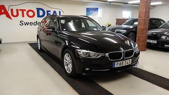 BMW 320 3 of 5
