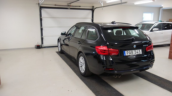 BMW 320 6 of 12