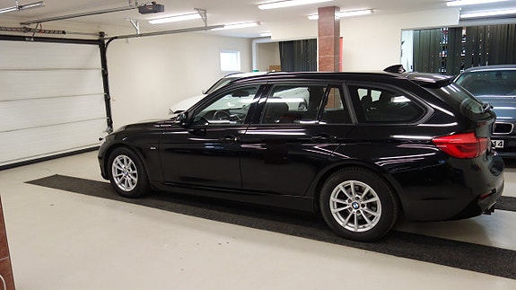 BMW 320 4 of 5