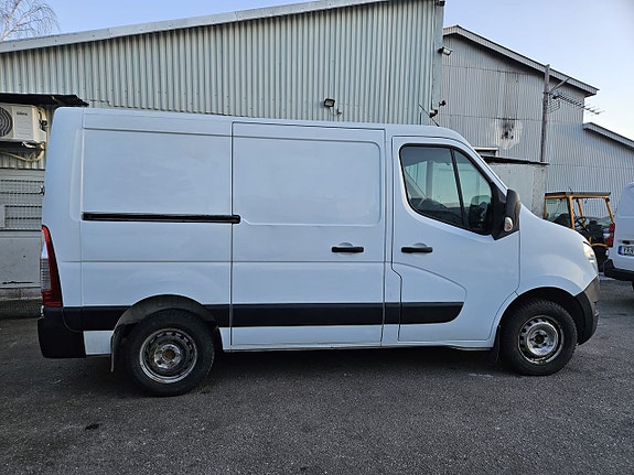 Nissan NV400 5 of 5