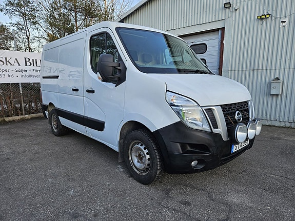 Nissan NV400 3 of 5