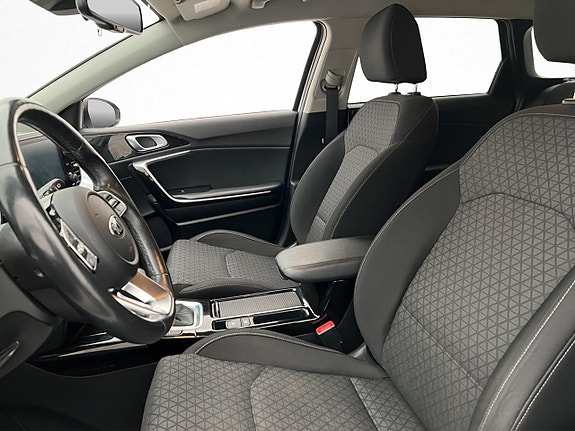 Kia Ceed 10 of 30