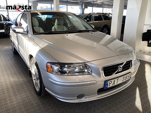 Volvo S60 2 of 5