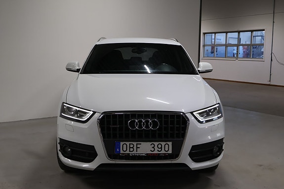 Audi Q3 2 of 5