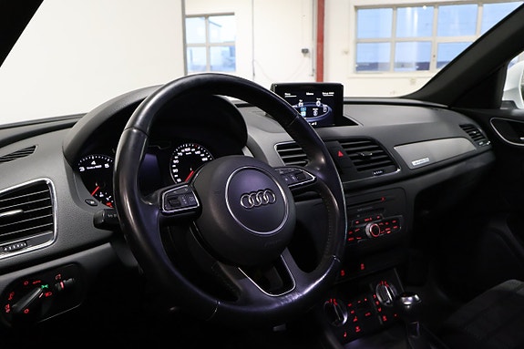 Audi Q3 12 of 22