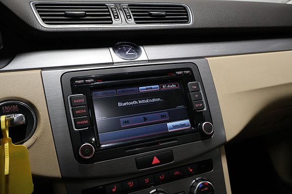 Volkswagen Passat 14 of 18