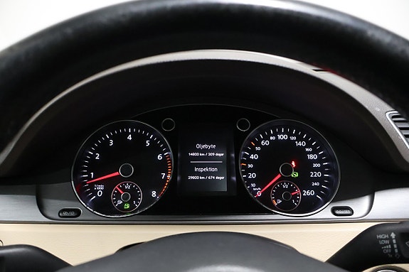 Volkswagen Passat 17 of 18
