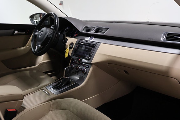 Volkswagen Passat 8 of 18