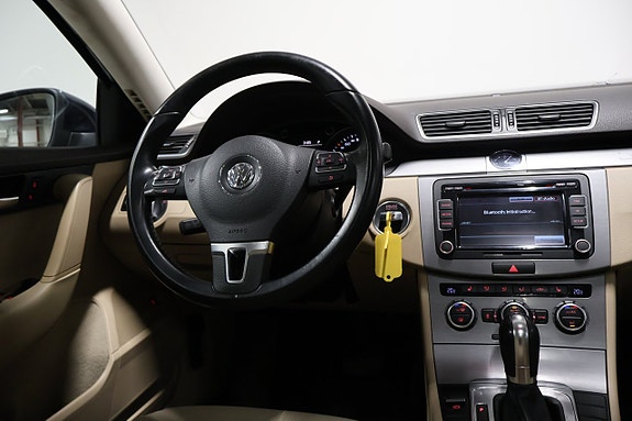 Volkswagen Passat 10 of 18