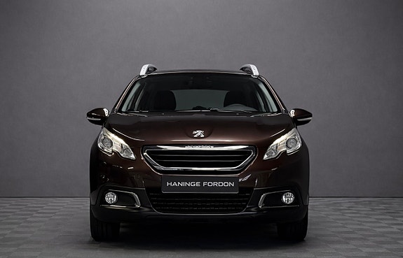 Peugeot 2008 2 of 5
