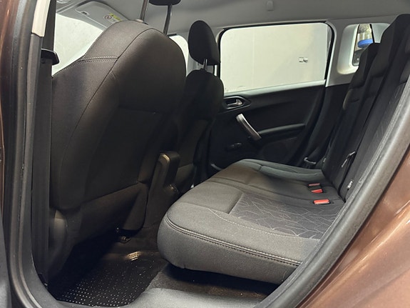 Peugeot 2008 15 of 16