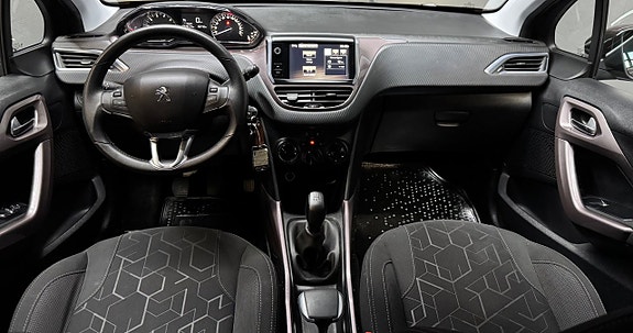 Peugeot 2008 9 of 16