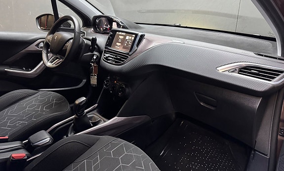 Peugeot 2008 14 of 16