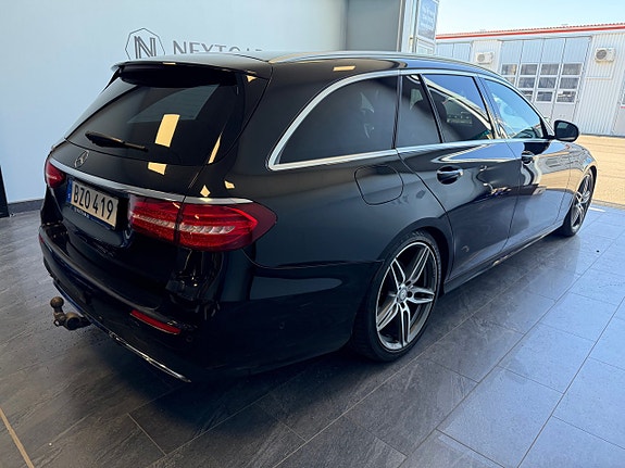 Mercedes-Benz E220 5 of 5