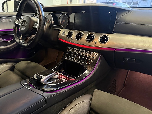 Mercedes-Benz E220 7 of 9