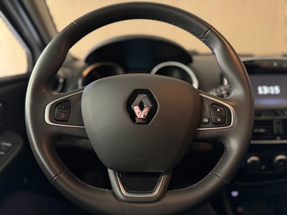 Renault Clio 15 of 21
