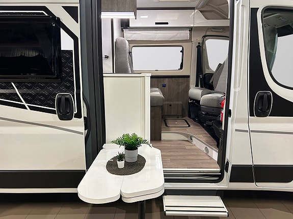 Benimar Benivan 144 PS 600 AUTOMAT Adaptiv-FARTHÅLLARE DIESELVÄRMARE Solcell 599cm lång 25 of 30