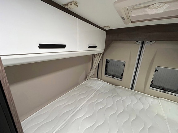 Benimar Benivan 144 PS 600 AUTOMAT Adaptiv-FARTHÅLLARE DIESELVÄRMARE Solcell 599cm lång 18 of 30