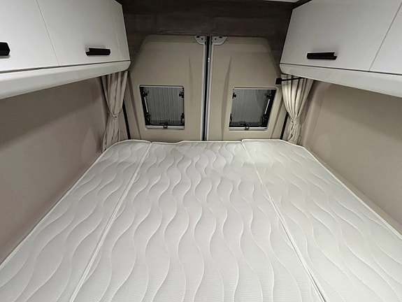 Benimar Benivan 144 PS 600 AUTOMAT Adaptiv-FARTHÅLLARE DIESELVÄRMARE Solcell 599cm lång 16 of 30