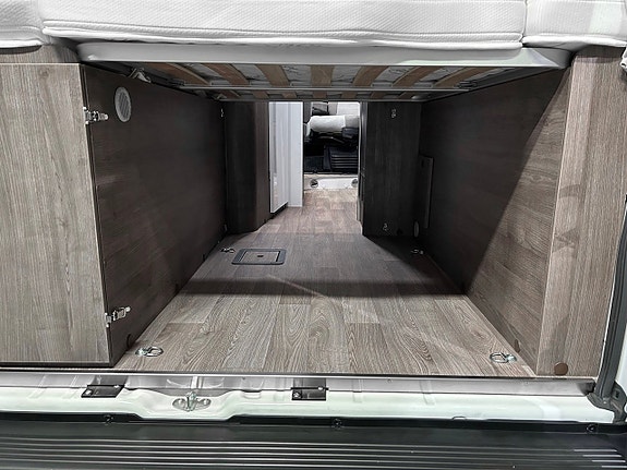 Benimar Benivan 144 PS 600 AUTOMAT Adaptiv-FARTHÅLLARE DIESELVÄRMARE Solcell 599cm lång 22 of 30