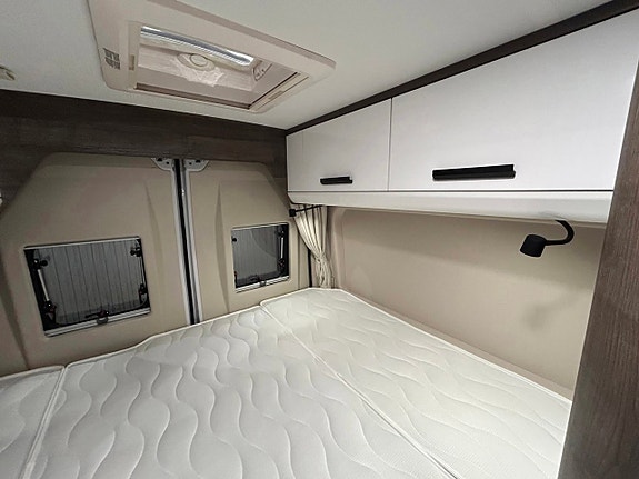 Benimar Benivan 144 PS 600 AUTOMAT Adaptiv-FARTHÅLLARE DIESELVÄRMARE Solcell 599cm lång 17 of 30