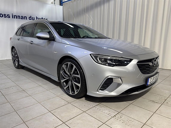 Opel Insignia 2 of 5
