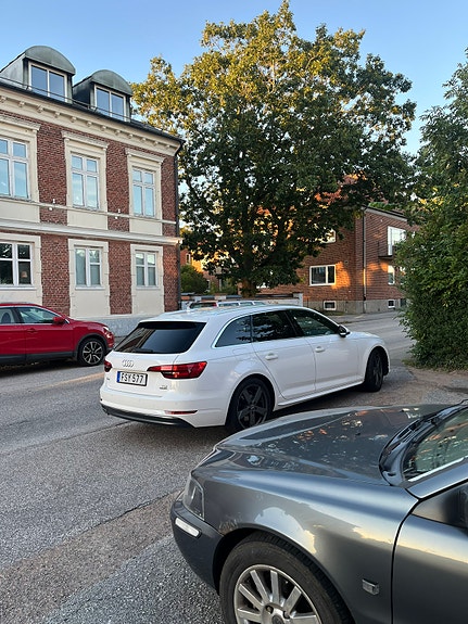 Audi A4 4 of 5