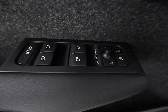 Volvo EX40 17 of 30