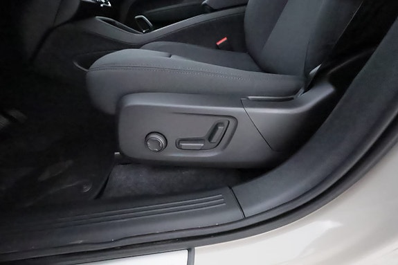 Volvo EX40 18 of 30