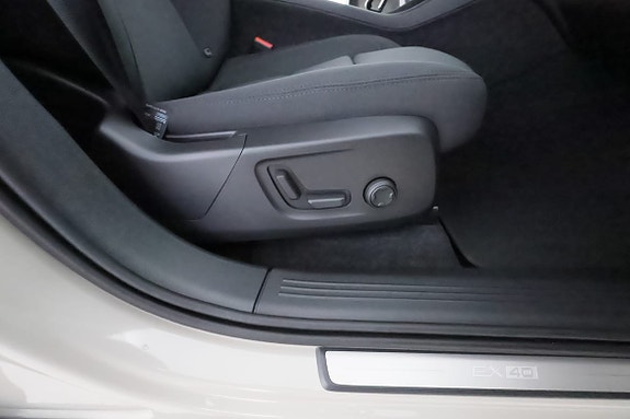 Volvo EX40 19 of 30