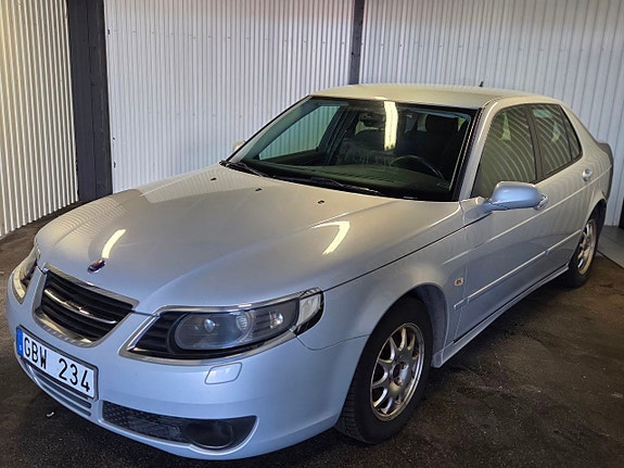 Saab 9-5 3 of 5