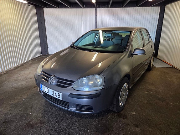 Volkswagen Golf V 8 of 10