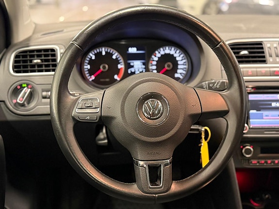 Volkswagen Polo 18 of 23