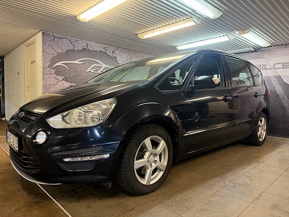 Ford S-MAX 3 of 5