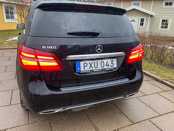 Mercedes-Benz B180 5 of 5