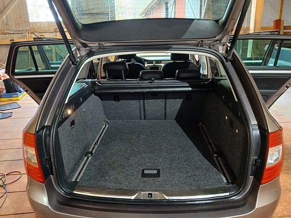 Skoda Superb 3 of 5