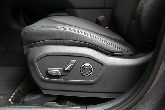 Hyundai Santa Fe 18 of 27