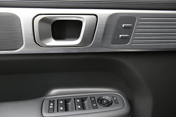 Hyundai Santa Fe 16 of 27